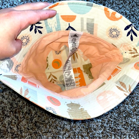 DISNEY PRINCESSES REVERSIBLE BUCKET HAT FOR ADULTS NEW WITH TAG - Picture 3 of 4